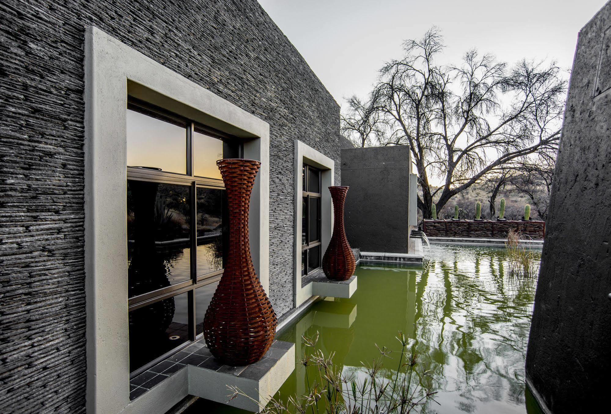 Sun Karros Daan Viljoen Hotel Windhoek Kültér fotó