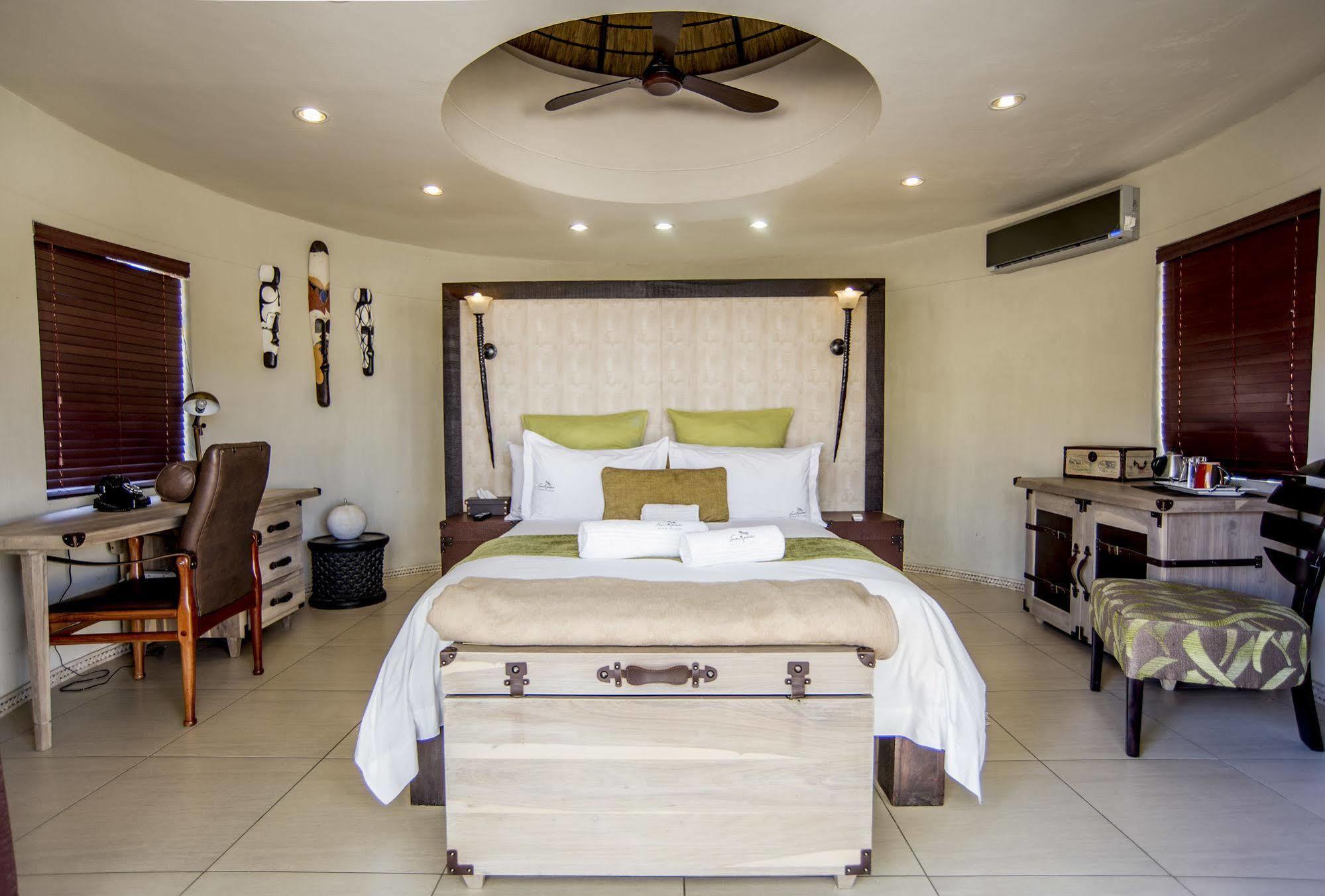 Sun Karros Daan Viljoen Hotel Windhoek Kültér fotó