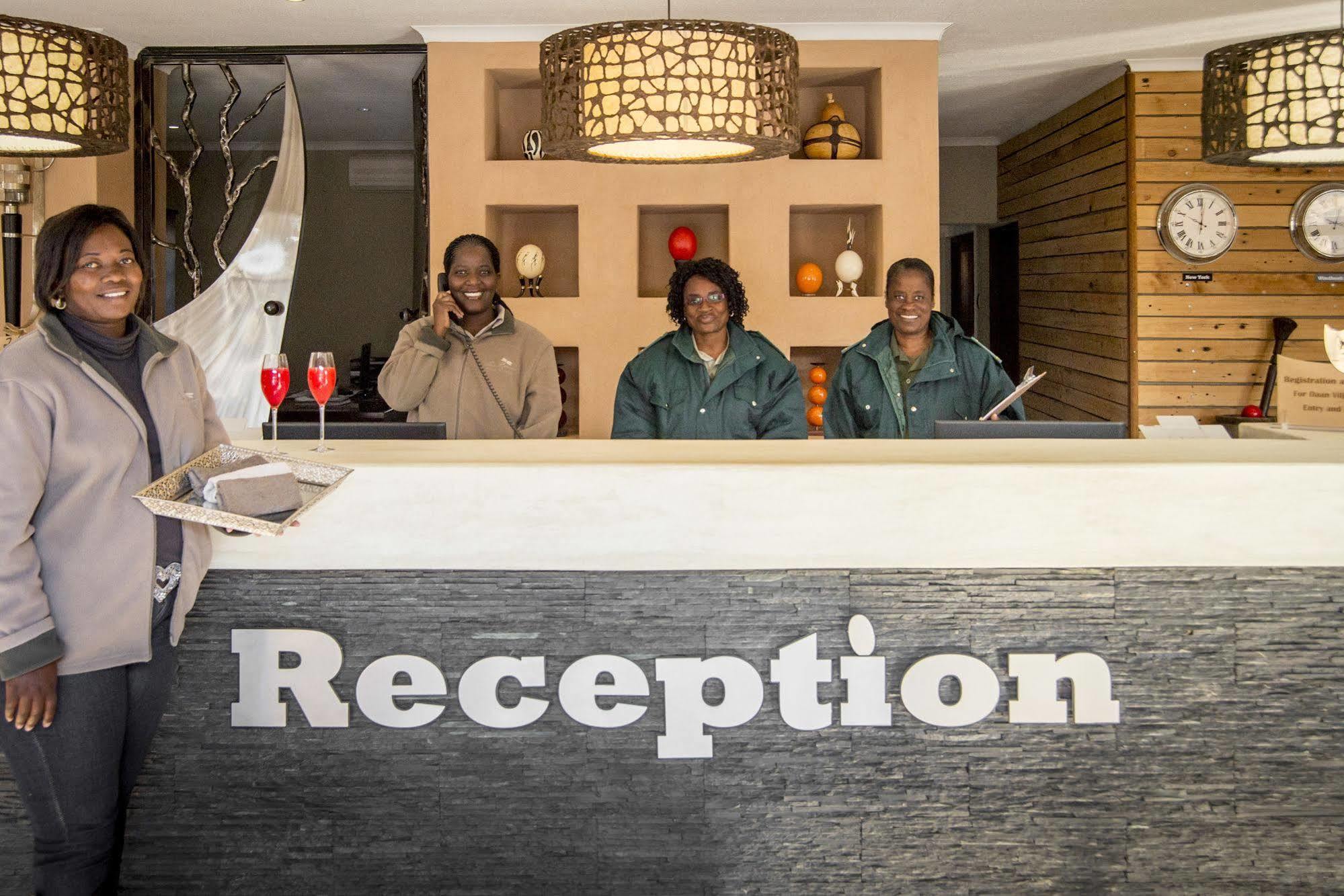 Sun Karros Daan Viljoen Hotel Windhoek Kültér fotó