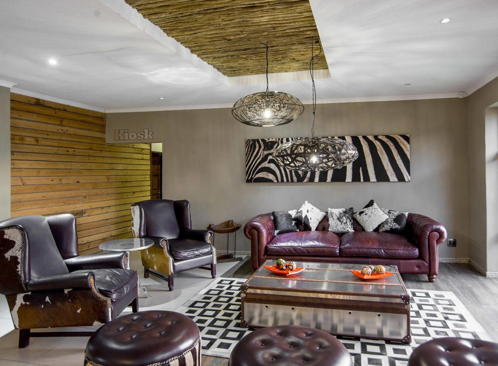 Sun Karros Daan Viljoen Hotel Windhoek Kültér fotó