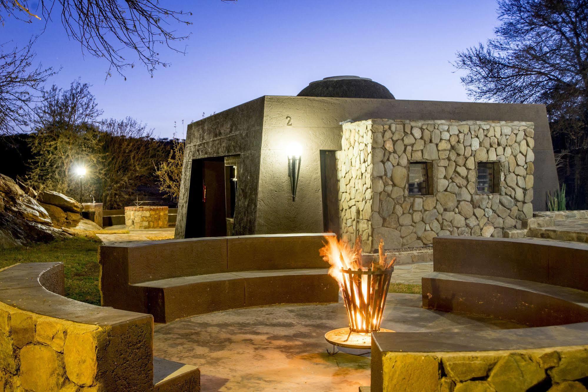 Sun Karros Daan Viljoen Hotel Windhoek Kültér fotó