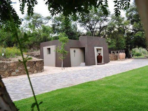 Sun Karros Daan Viljoen Hotel Windhoek Kültér fotó